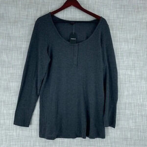 NWT Torrid Sweater light weight Womens Size 2X 4760
